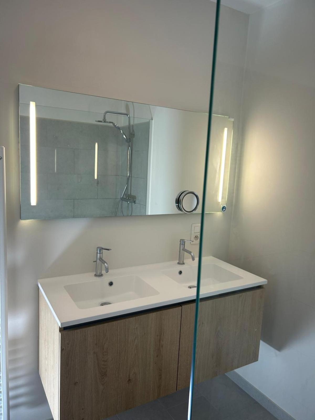 New Design Apartment In Брюссель Экстерьер фото