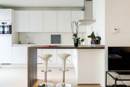 New Design Apartment In Брюссель Экстерьер фото